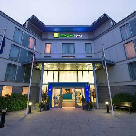 Holiday Inn Express London Stansted Airport, An Ihg Hotel Stansted Mountfitchet Kültér fotó