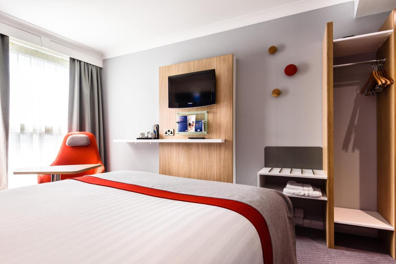 Holiday Inn Express London Stansted Airport, An Ihg Hotel Stansted Mountfitchet Kültér fotó