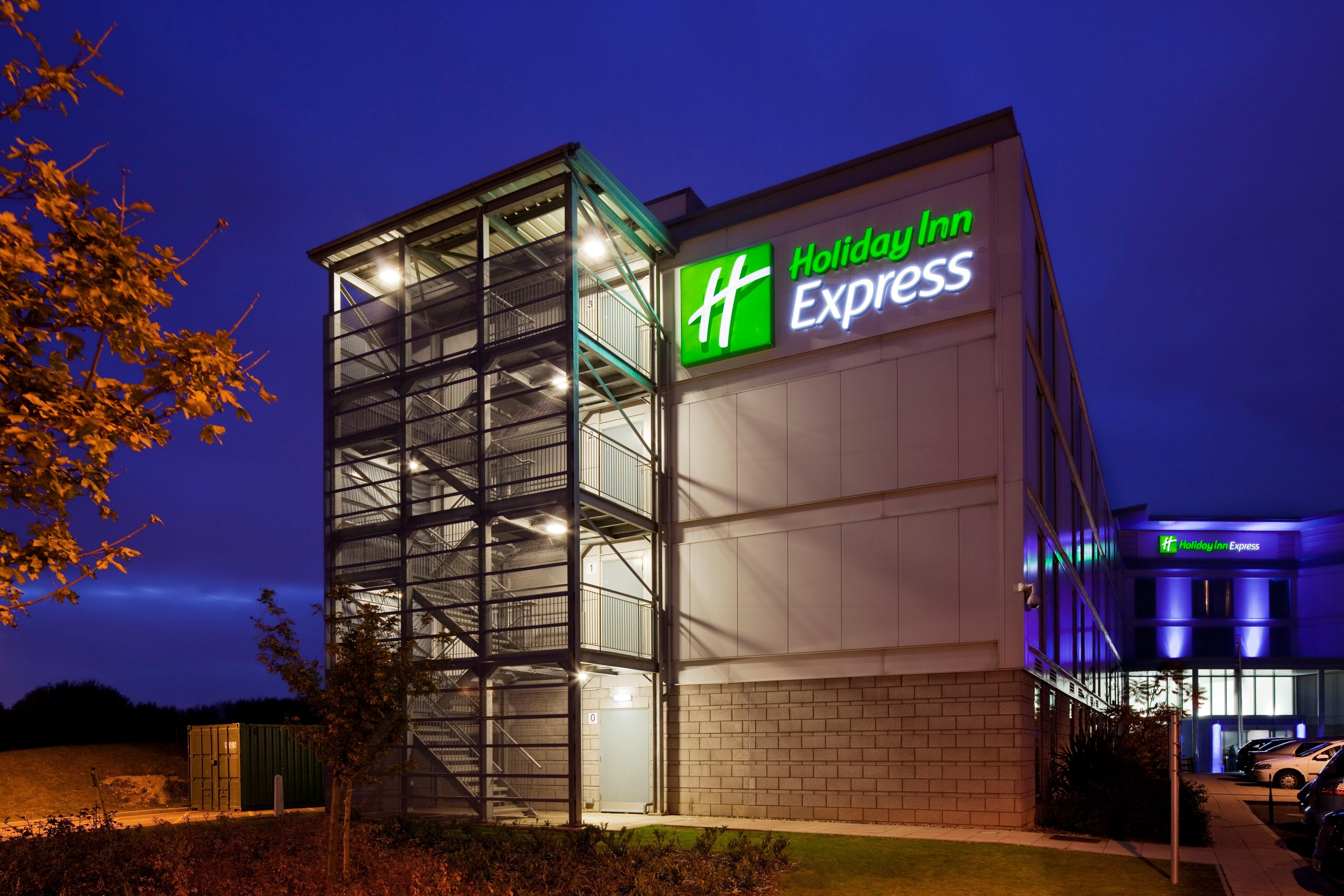 Holiday Inn Express London Stansted Airport, An Ihg Hotel Stansted Mountfitchet Kültér fotó