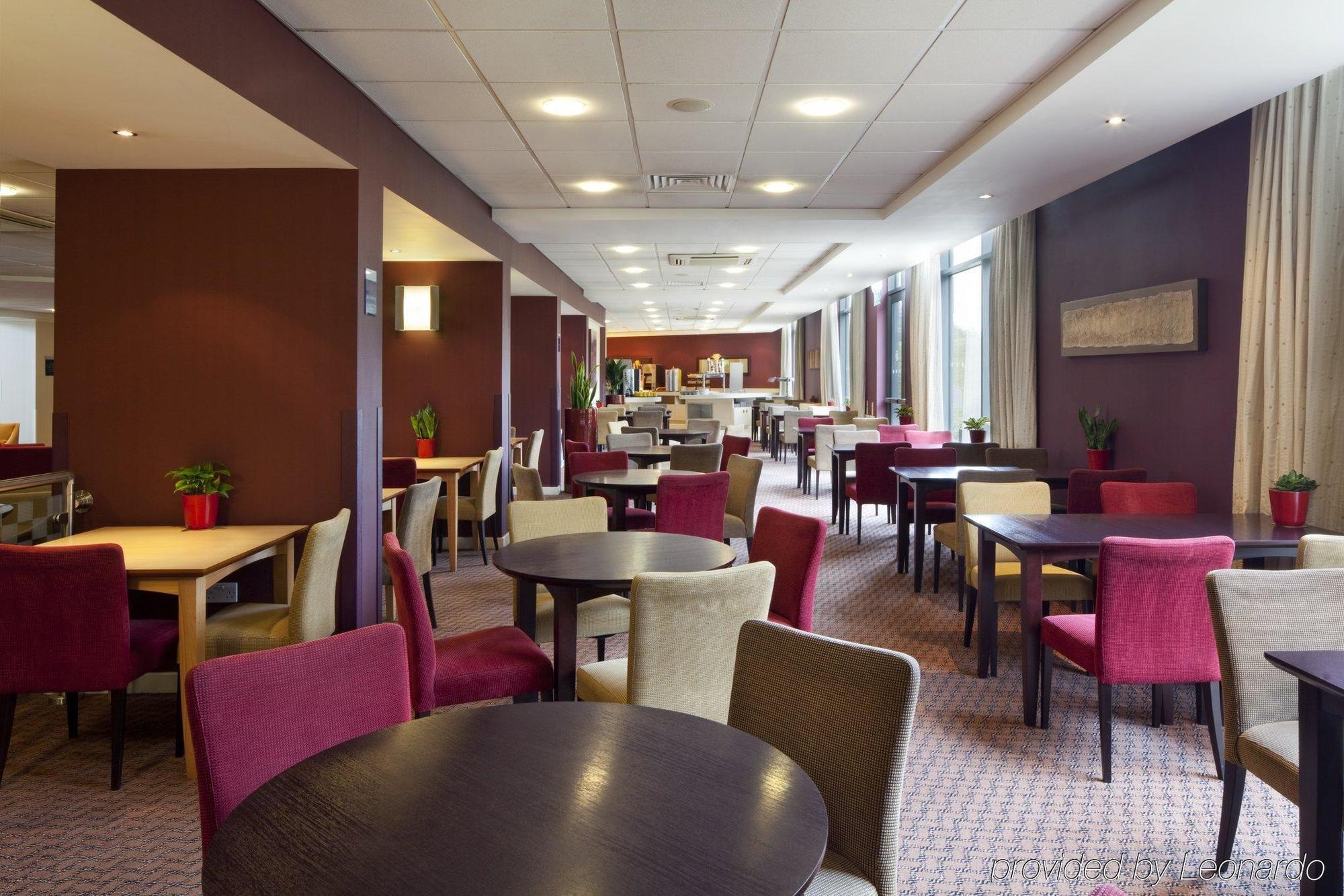 Holiday Inn Express London Stansted Airport, An Ihg Hotel Stansted Mountfitchet Kültér fotó