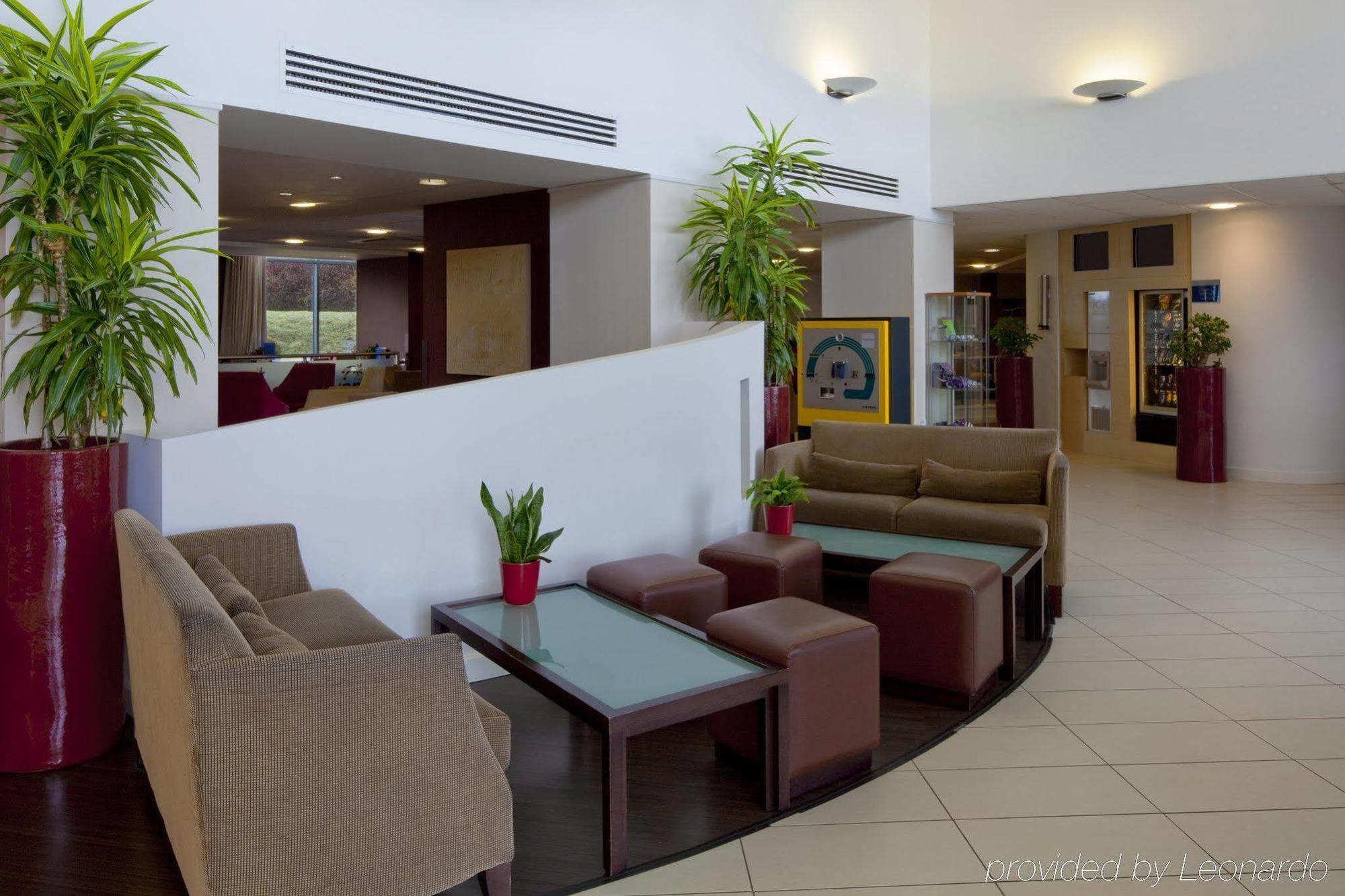 Holiday Inn Express London Stansted Airport, An Ihg Hotel Stansted Mountfitchet Beltér fotó